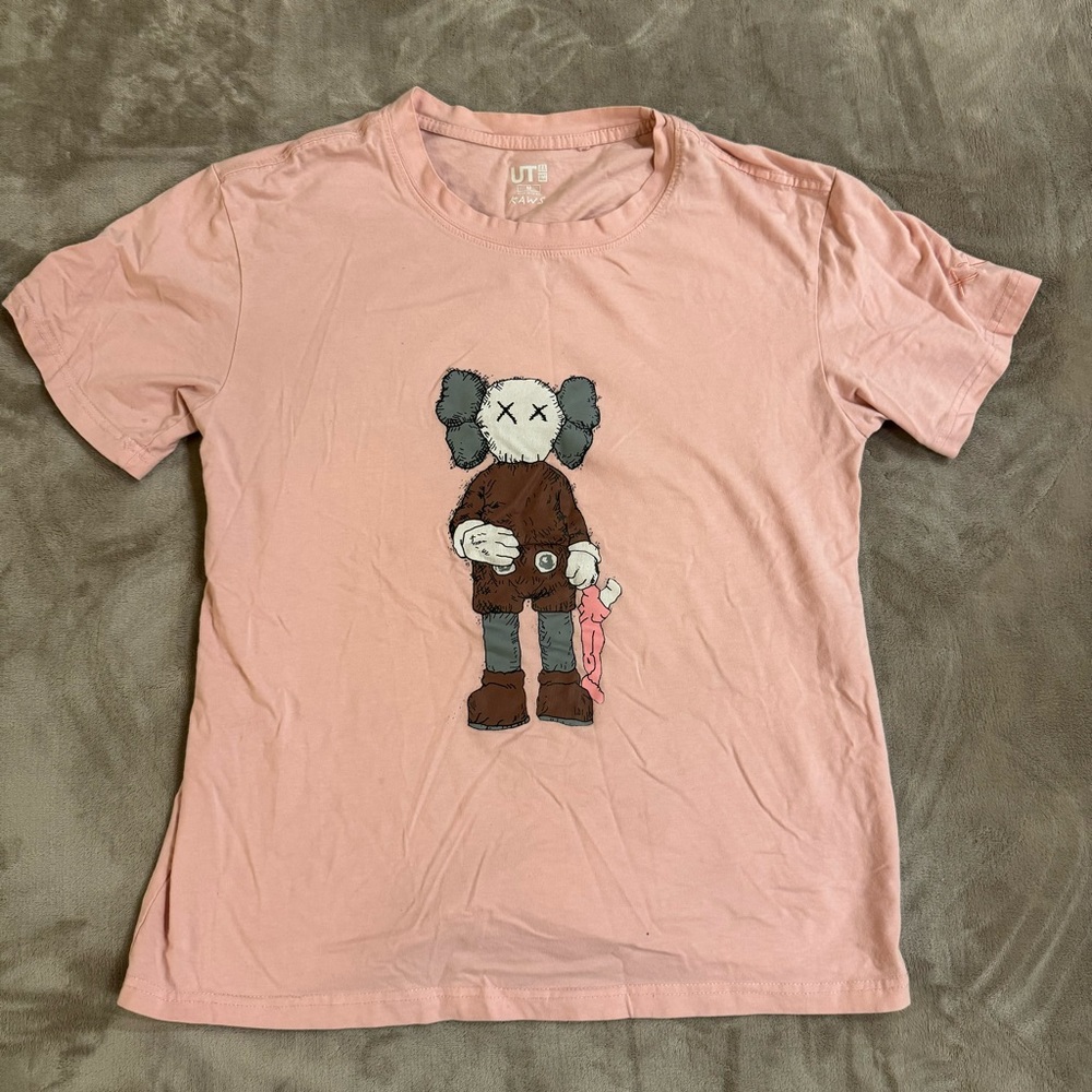 KAWS X UNIQLO companion Tee